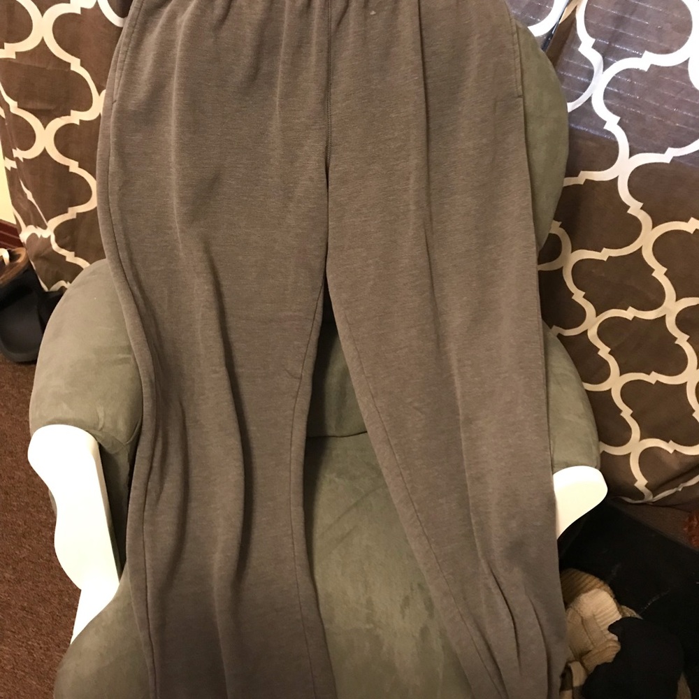 Men’s foundry sweat pants size LgT